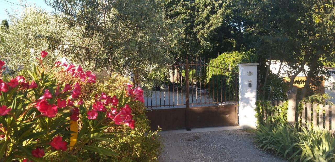 Gite Pont De Crillon エクステリア 写真